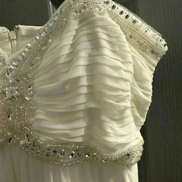 DB Studio by David’s Bridal A line beaded bodice wedding dress. EUC Size 18 - Picture 12 of 13